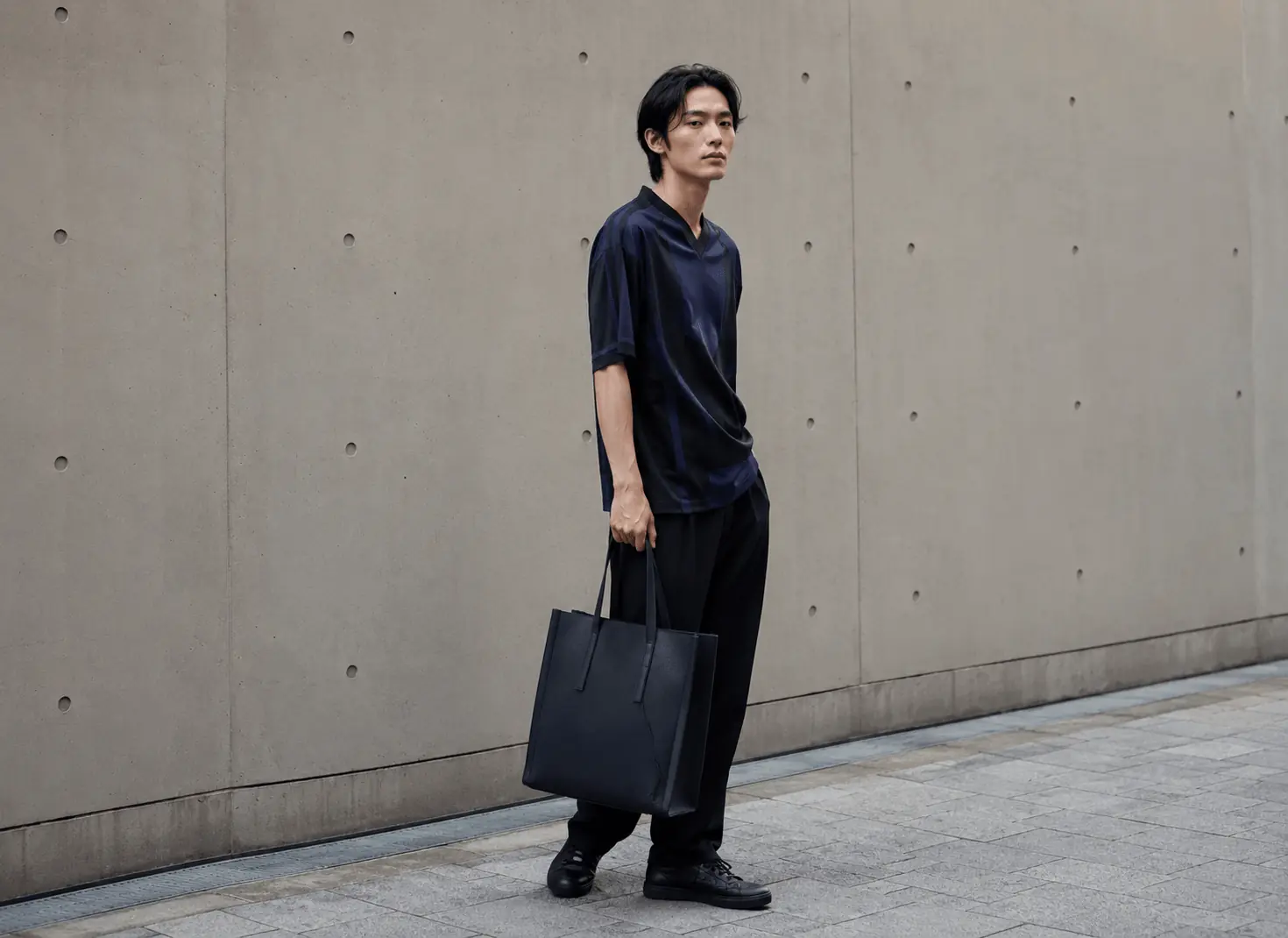 深藍黑色簡約足球服飾